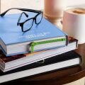 стопка книг